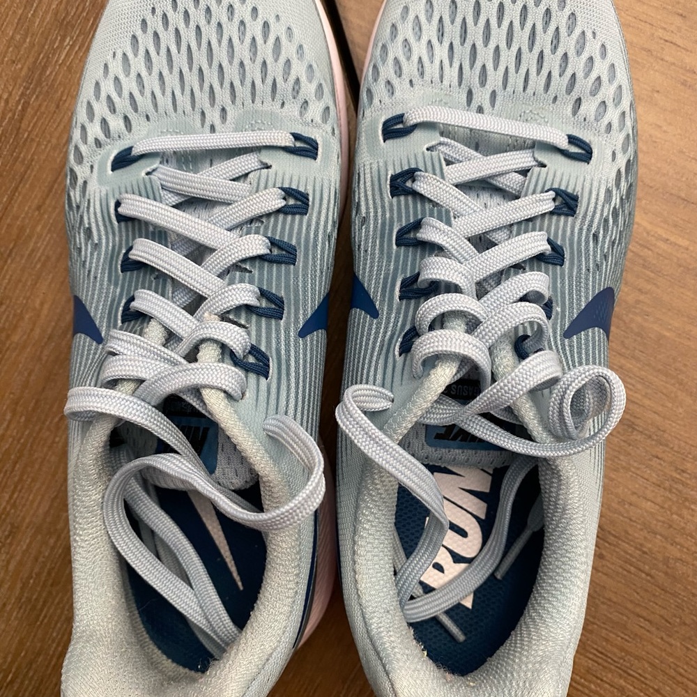 NIKE ZOOM Running shoes